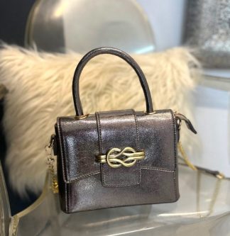 Bolso satinado cadena dorada