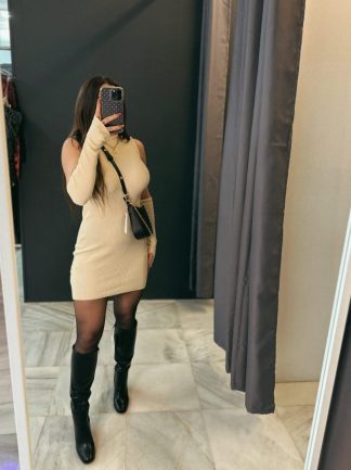 VESTIDO CREMA CON GUANTES