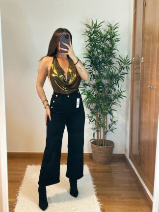 JEANS NEGRO DETALLE DORADO